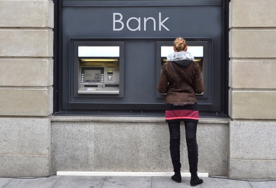 Что будет с кредитами, если банк уйдет из России