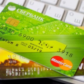 Деньги на банковской карте – стоит ли их страховать?
